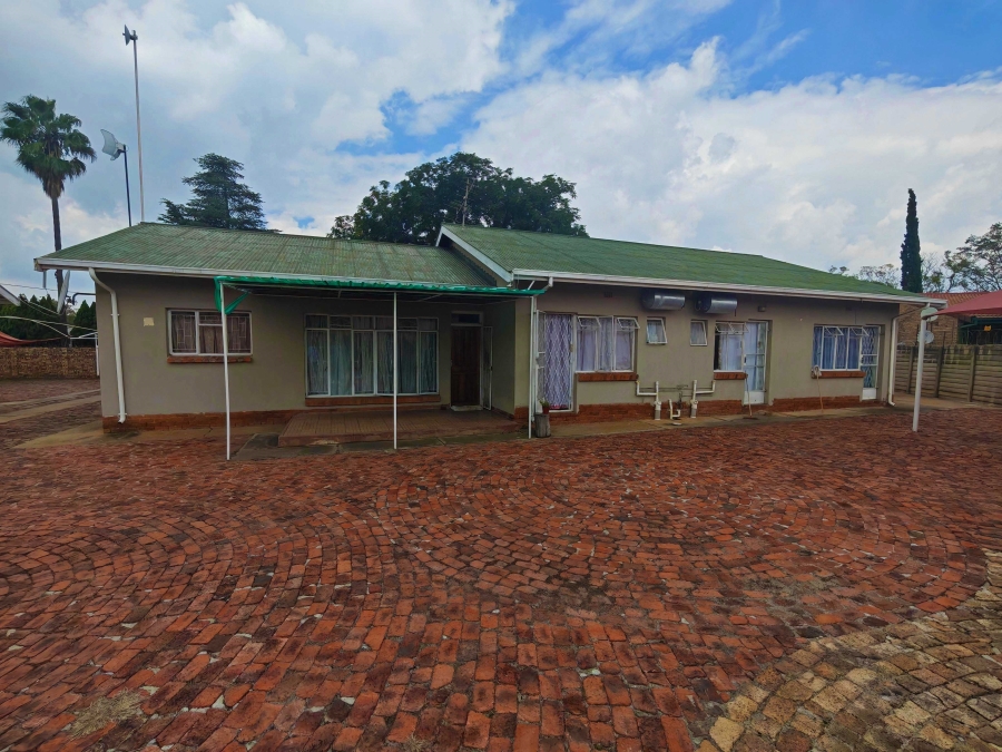 5 Bedroom Property for Sale in Die Bult North West